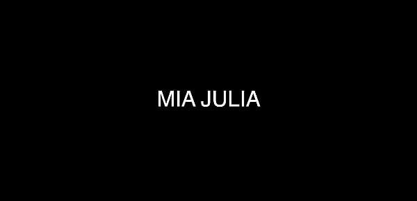  SUPERPRIVATEx.com Mia Julia get fucked hard in the ASS